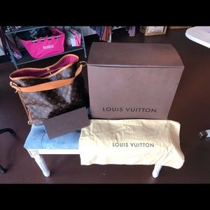 Louis Vuitton Delightful MM Shoulder Bag